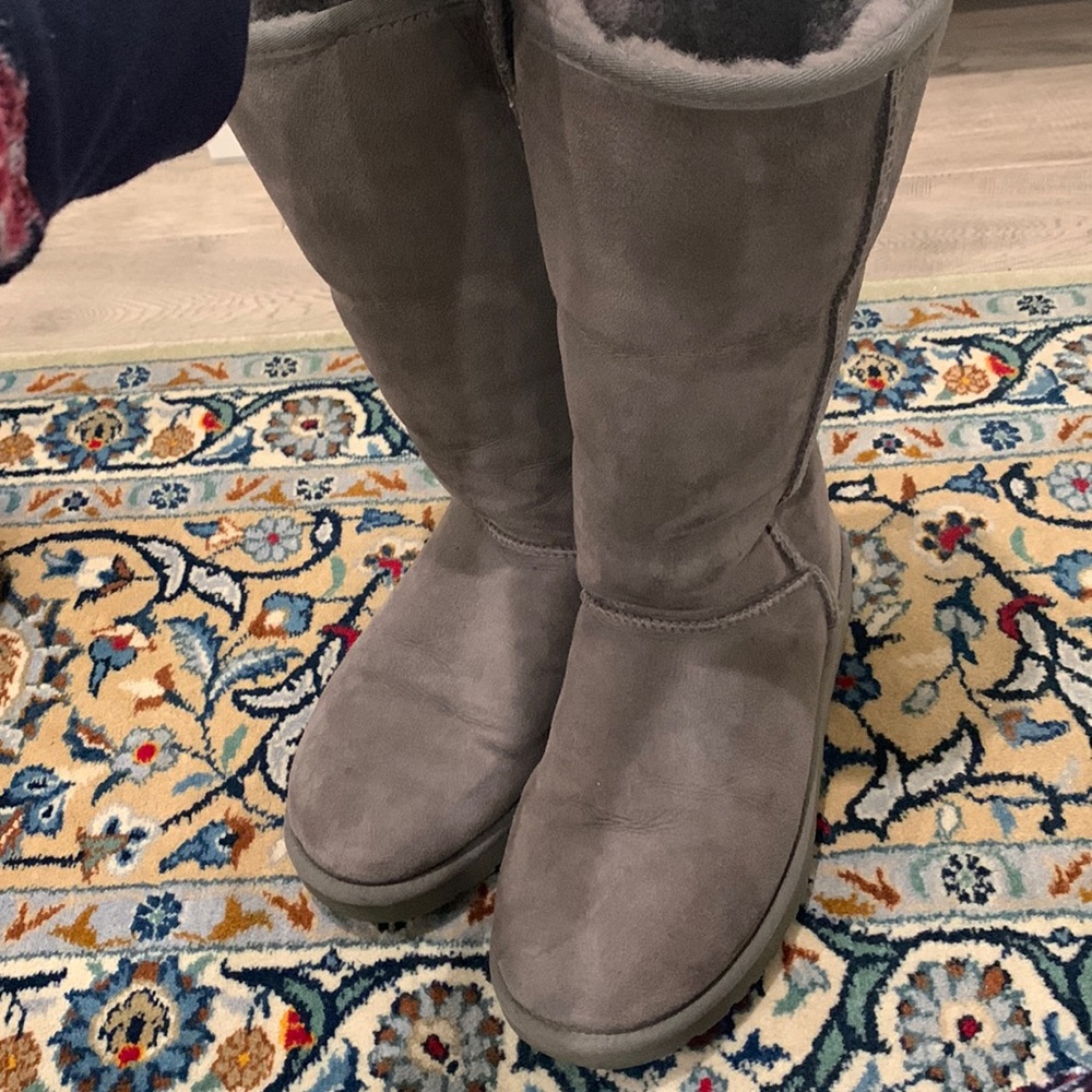 UGG BOOTS